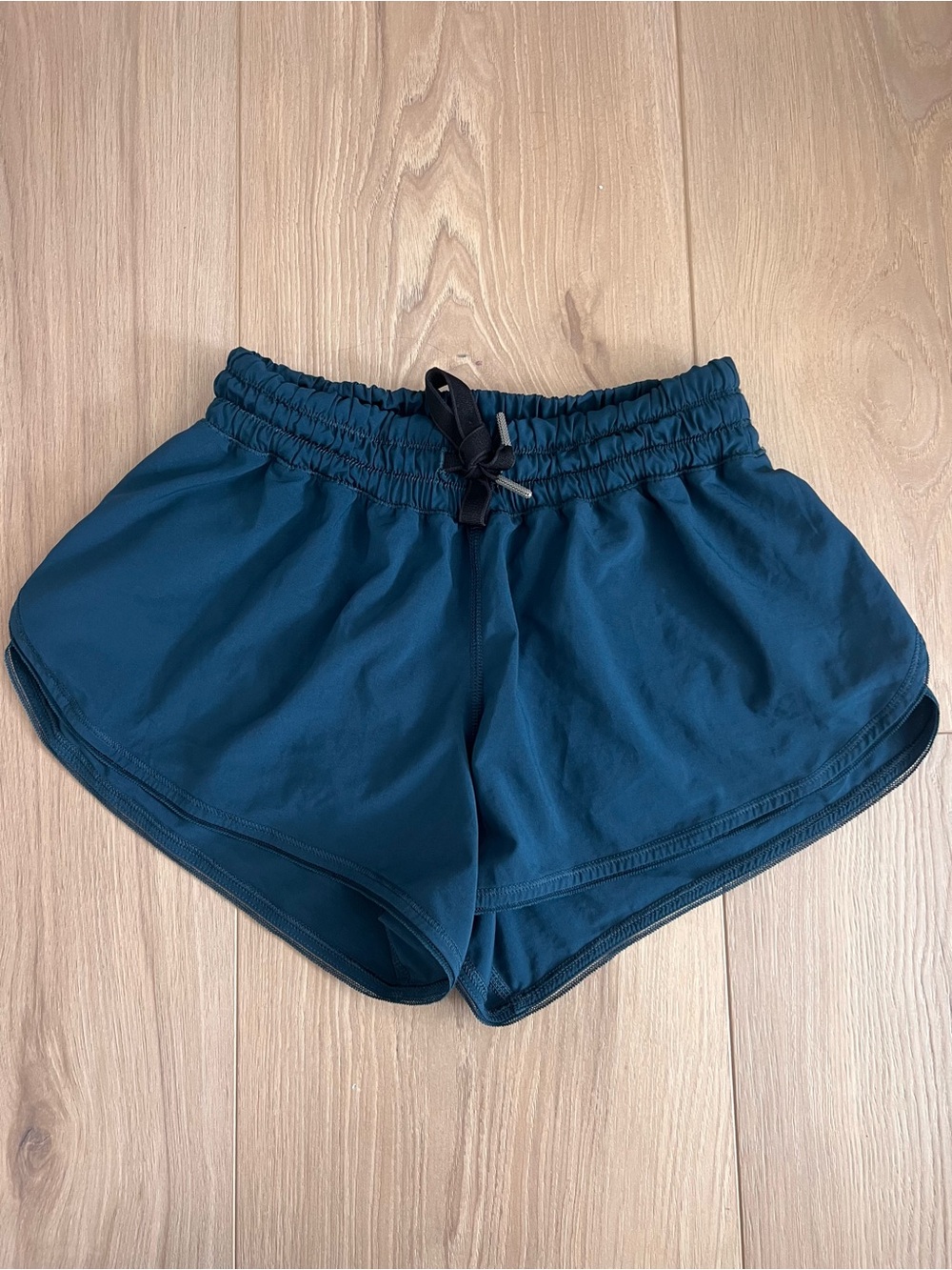 lululemon athletica Seek the Heat Women’s Teal Drawstring Athletic Shorts